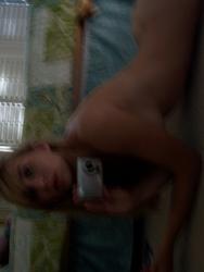 10083404_hot_naked_amateur_blonde_and_her_selfshots_015.jpg
