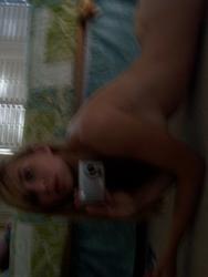 10083406_hot_naked_amateur_blonde_and_her_selfshots_016.jpg