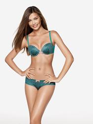 8427282_Miss_Triumph_AW_2011_Lingerie_Collection_4.jpg